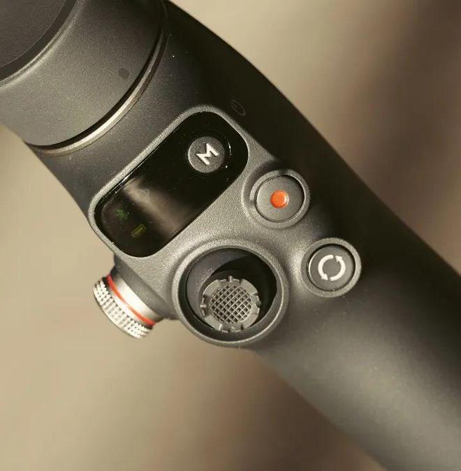 oblie 7 Pro稳定器首发初体验！凯发·k8国际549元！大疆OSMO M(图10)